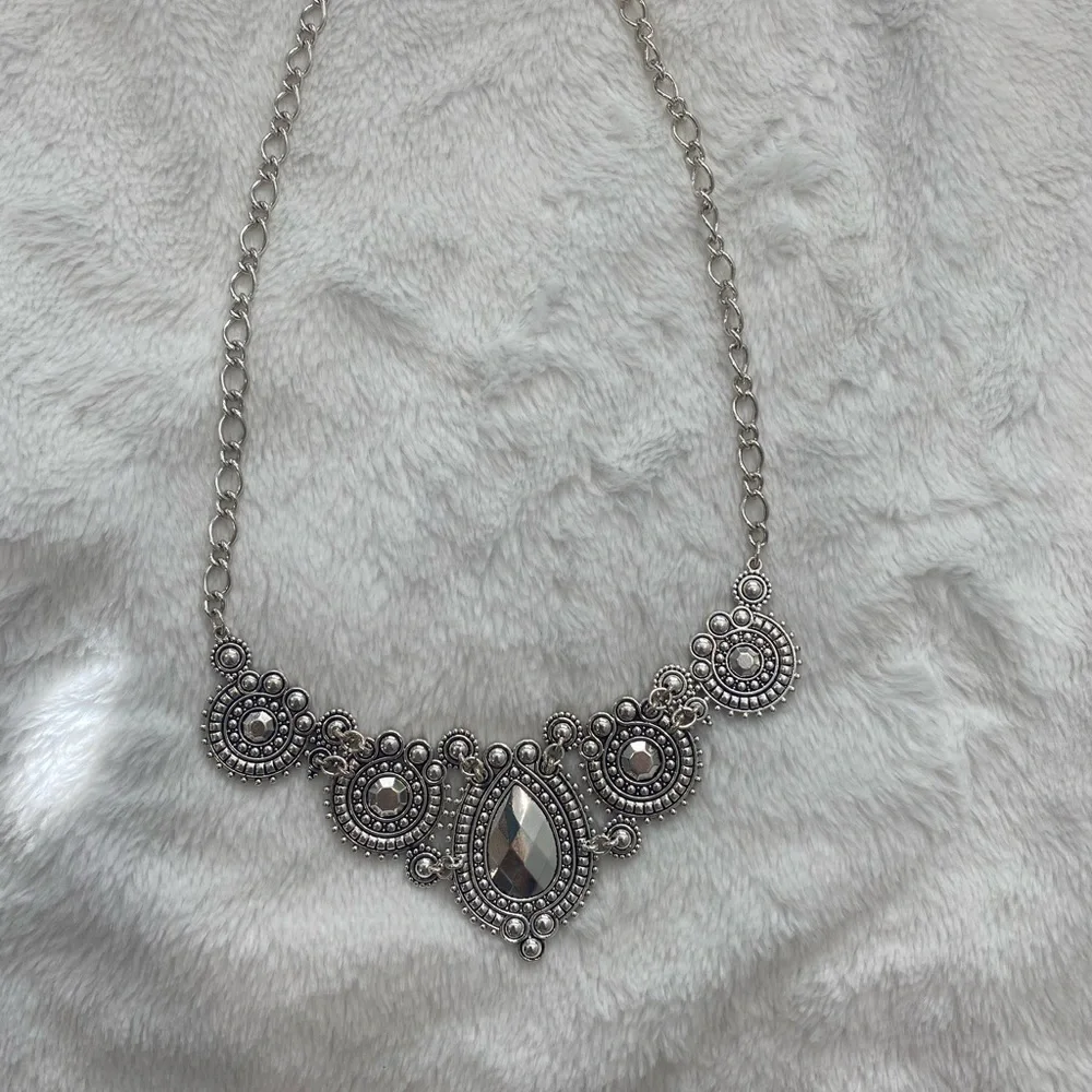Chunky Collar Necklace Women’s Costume Jewelry Silver Blue - Picture 6 of 8